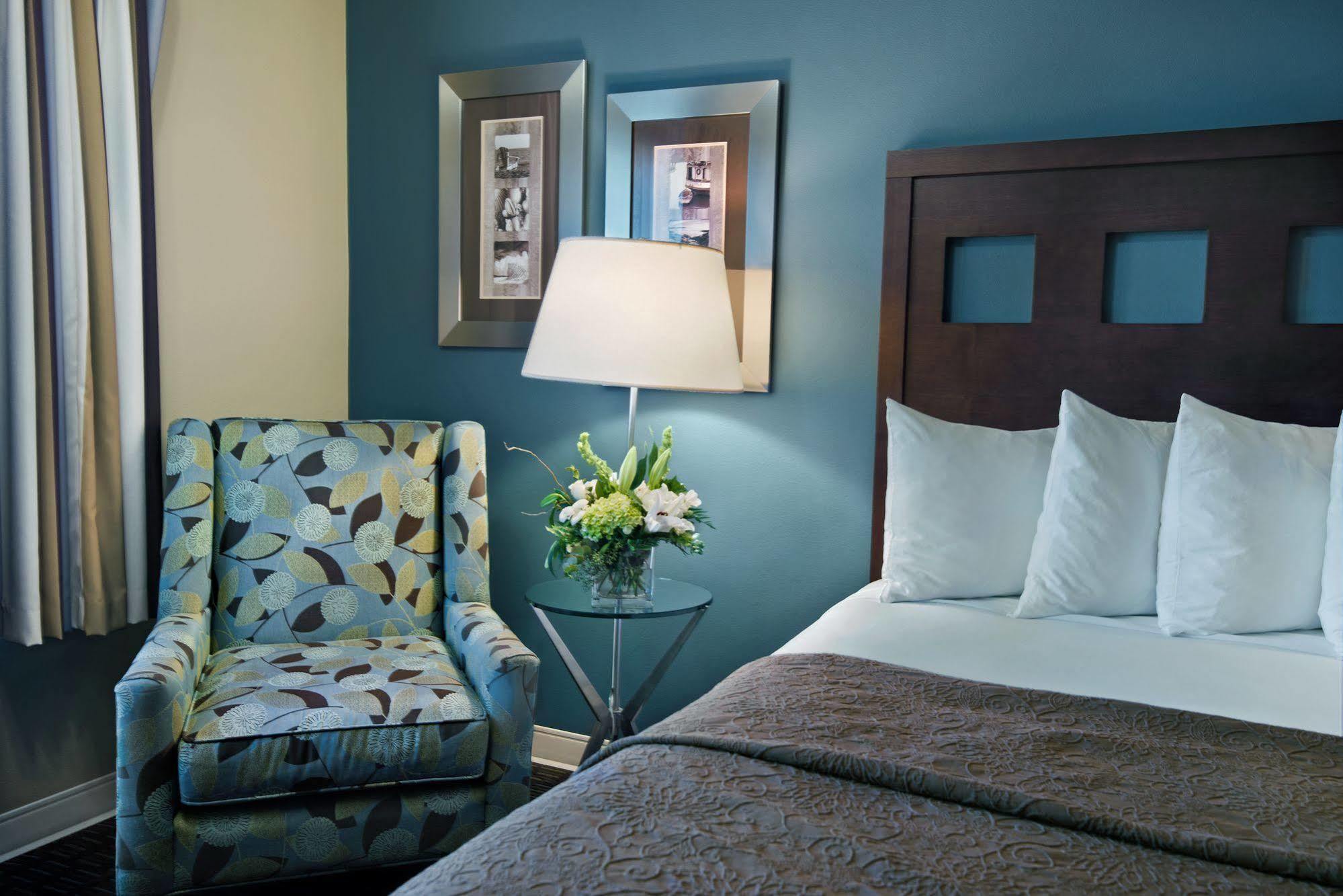Oxford Suites Silverdale Exteriér fotografie